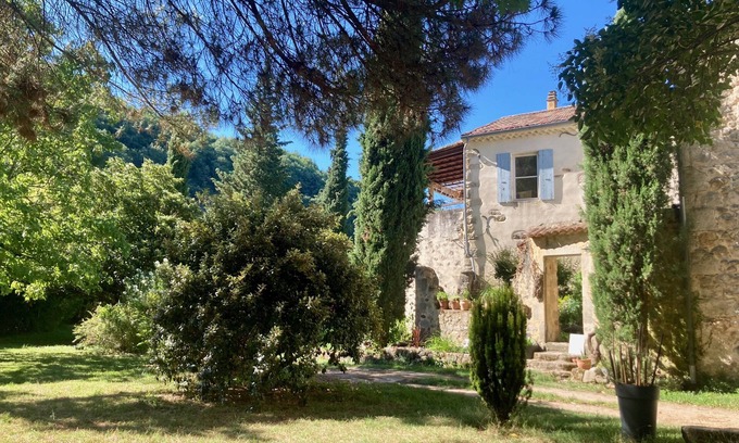 Brujas Casa | Gîte le Moulinage du Luol with wooded grounds
