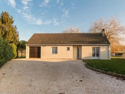 Gy Casa | Gîte lumineux au cœur des Monts de Gy - FR-1-583-481