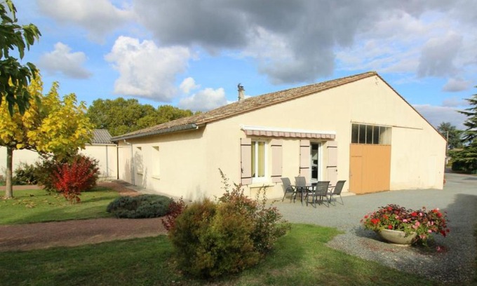 Lussac Casa | Gîte Lussac, 3 pièces, 4 personnes - FR-1-440-176