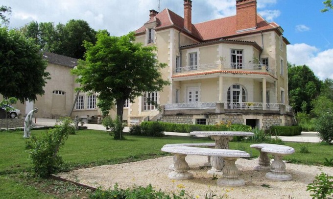 Saint-Martial-d'Albarede Apartamento | Gîte Moderne de Deux Chambres