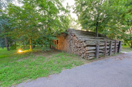 Pont-a-Mousson Casa | Gîte Pont-à-Mousson, La Pépinière, Chalet Canada