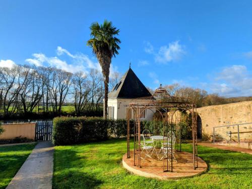 Sable-sur-Sarthe Casa | Gîte rénové au bord de la Sarthe, calme et parking privé - FR-1-410-460