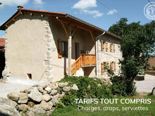 Saint-Julien-la-Vetre Casa | Gîte Rustique avec Terrasse, Jardin Privatif et Visite de Ferme à Vêtre-sur-Anzon - FR-1-496-290