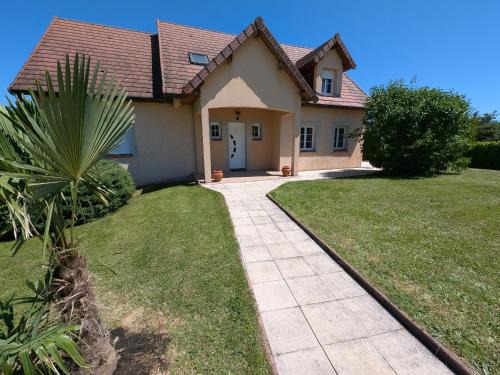 Fretigney-et-Velloreille Casa | Gîte spacieux à Fretigney avec jardin et billard, idéal pour 8 pers. - FR-1-583-507