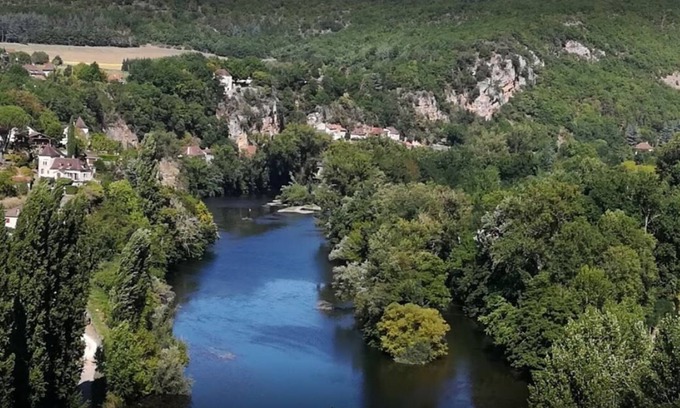 Tour-de-Faure Casa | Gîte St Cirq Lapopie, breathtaking view, swimming pool.