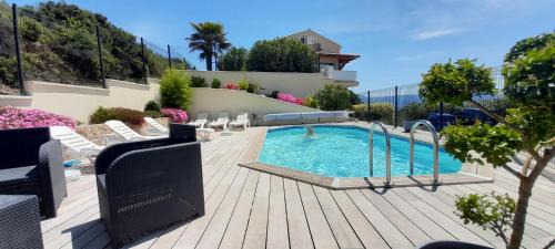 Alata Casa | Gîtes Sassone, piscine, jacuzzi et vue mer panoramique sur Ajaccio