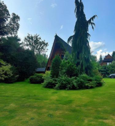 Łopuszna Chalet De Esquí | Góralski domek z kominkiem, wygodny, ciepły, zwierzaki mile widziane, ogrodzony