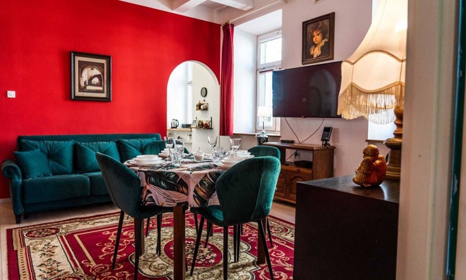 Srodmiescie Apartamento | Górna Royal Red Apartment