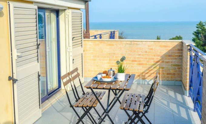 Foggetta Apartamento | G.Bay C28 - Second floor apartment with balcony and hill view