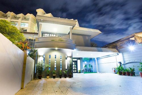 Tanjung Bungah Cama Y Desayuno | G Beach Front Villa