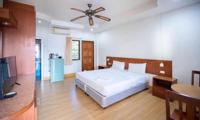 Nanai Road Hotel | G house guest house
