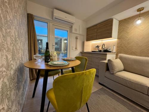 Castelldefels Apartamento | G2 = You and Me