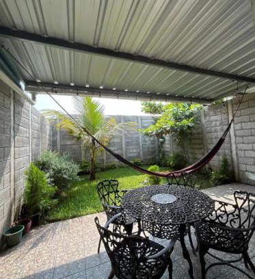 Coatepeque Casa | Gabby House