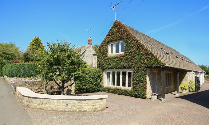 Bibury Cabaña | CASA GABLES, ideal para familias, con un jardín en Bibury, Ref 988990