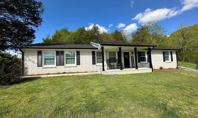 Gainesboro Casa | Gainesboro, TN House, Dale Hollow Lake, Standing Stone State Park, Roaring River