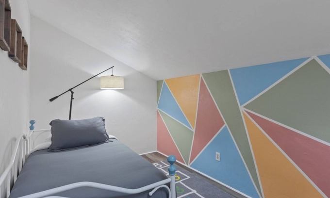 Gainesville Apartamento | Condominio Familiar con Dart Boards + Juegos, Family Friendly Condo w/ Dart Board+Games