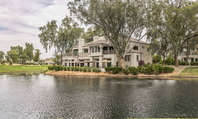 Paradise Valley Condominio | GAINEY RANCH 4TH HOLE WATER VEIW AND GATED. BEST LOCTION IN TOWN