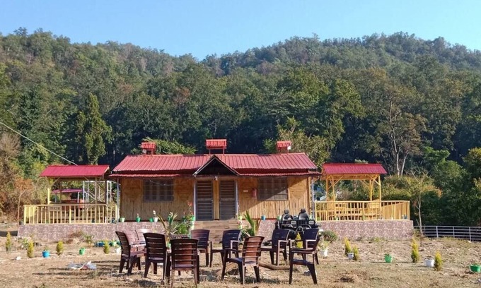 Lansdowne Hotel | Gaj River View Resort