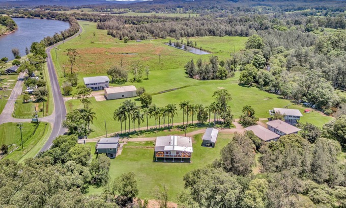 Repton Casa | Galahs by the River Collection – Exclusive Estate Stay in Repton