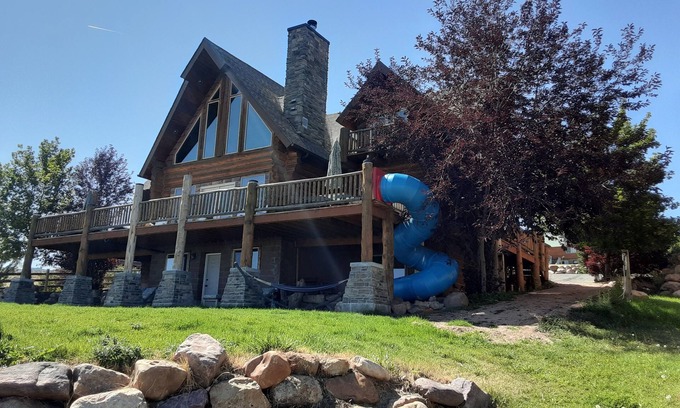 Garden City Cabina | Shelton Lodge CABINA DE REGISTRO PERSONALIZADA CERCA DE LA PLAYA Y CAMINAR AL CENTRO, CON VISTA