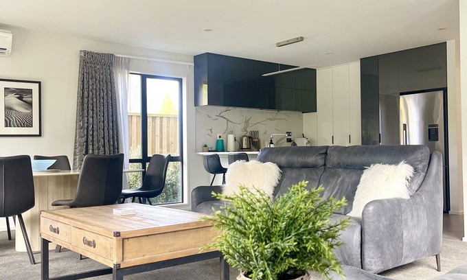 Arthur's Point Casa | Gallerie Coronet in Arthurs point