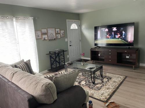Elmira Casa | Gallimore TLC bungalow
