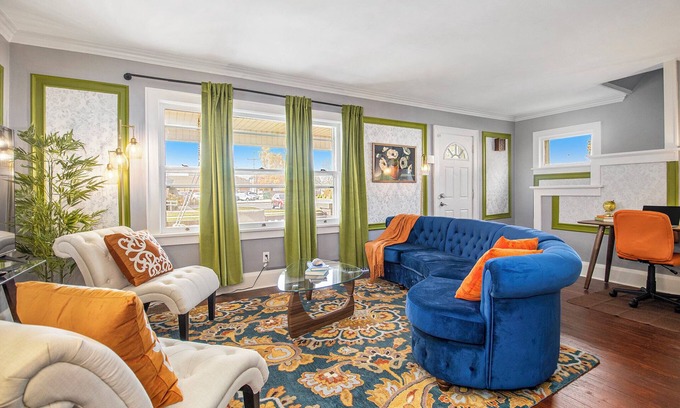 Northeast South Bend Casa | GAME DAY Haven: Sleeps 10, Near Notre Dame & DT!