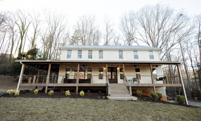 Dahlonega Casa | Game & Movie Room, Minutes to Wine, Weddings &Town