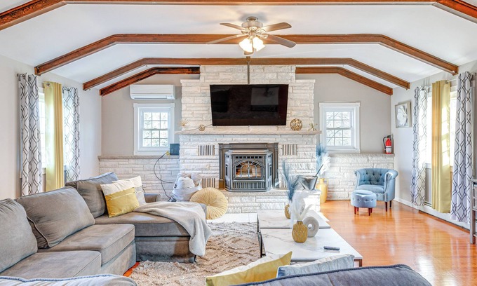 Gouldsboro Casa | Game Room, Deck & Fire Pit: Covington Township Gem