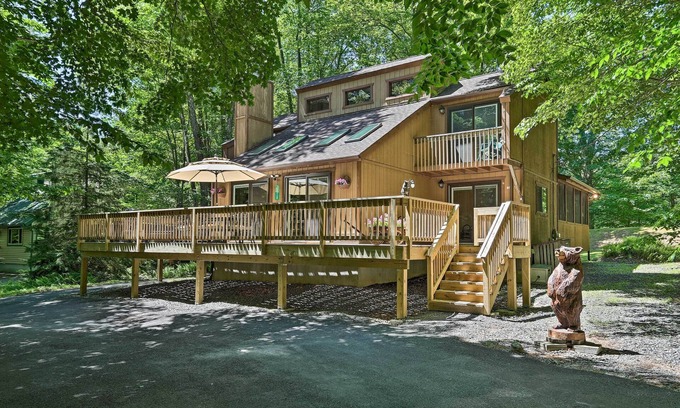 Locust Lake Village Cabaña | Golf Cart & Game Room: 'bear Den' Pocono Lake Home