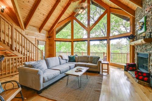 Franklin Casa | Game Room, Hot Tub and Decks Scenic Franklin Cabin