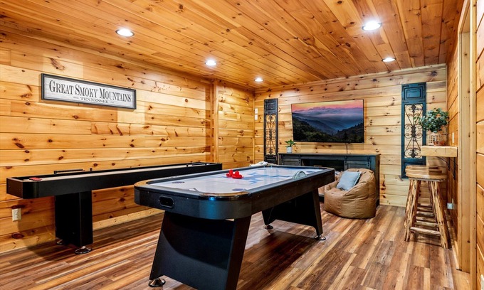 Pigeon Forge Complejo | Game Room~ HotTub~ Dollywood 3 Miles~Outdoor Pool