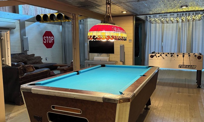 Mineral Springs Casa | Game room/ sleeps 10/ near Murfreesboro Diamond mine/ lakes/ fun, unique, quirky