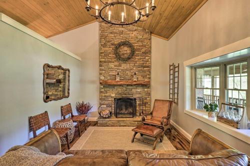 Burnsville Casa | Game Room, Theater and Deck Burnsville Cabin!