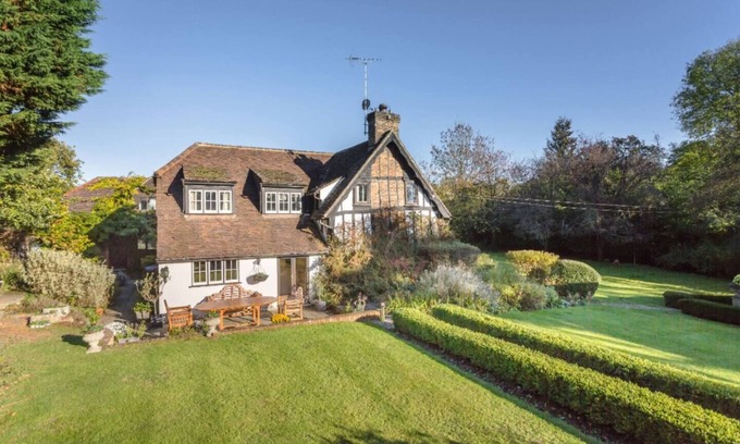 Welwyn Casa | Gamekeepers Cottage rural, good for isolation walks cycling Near train to London