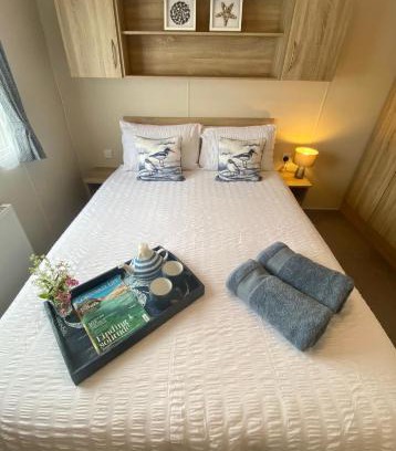 Looe Otro | Gannets Rest - Spacious Static Caravan with Sea Views