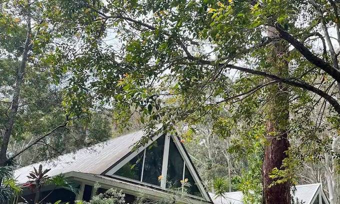 Arakoon Casa | Gap Beach House nestled in bushland close to the beach