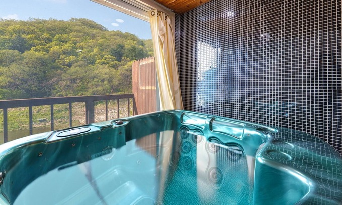 Oeseo Casa | Gapeong Eoneunal Spa Pet Pension