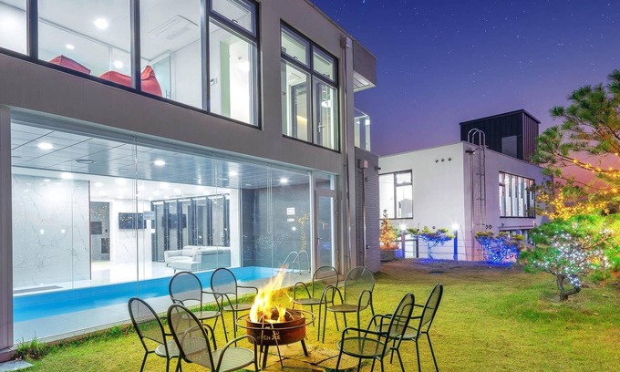 Oeseo Casa | Gapyeong The Bereuso Poolvilla