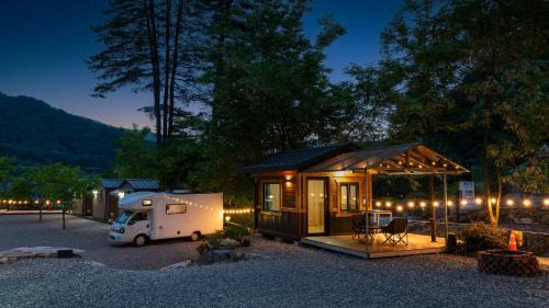 Seorak Casa | Gapyeong Yumyeongsan Gomone pet Camping