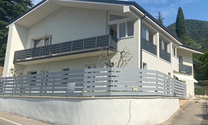 Caprino Veronese Apartamento | GARDA 33 PUNTO6 COZY APARTMENT IN CAPRINO VERONESE