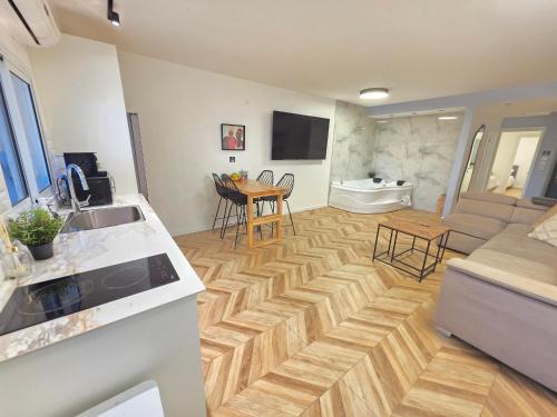 Eilat Apartamento | garden apartment 7 min walk to the beach