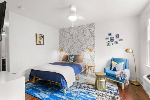 Touro Apartamento | Garden District Studio Apartment - Gated Parking