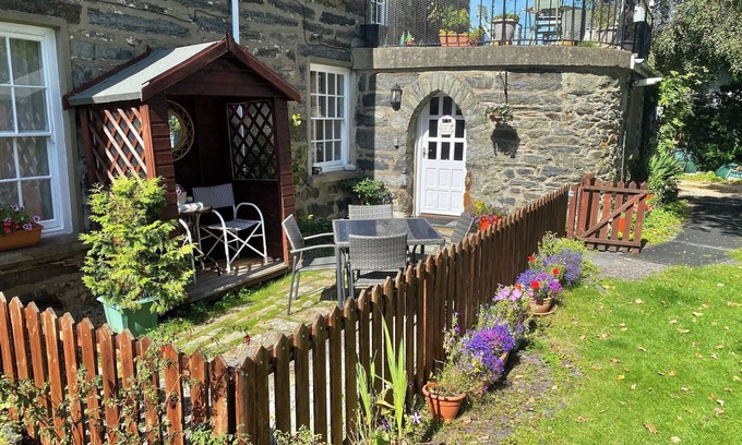 Porthmadog Cabaña | Garden Flat