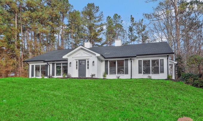 Tucker Casa | Garden Getaway in Norcross/Tucker