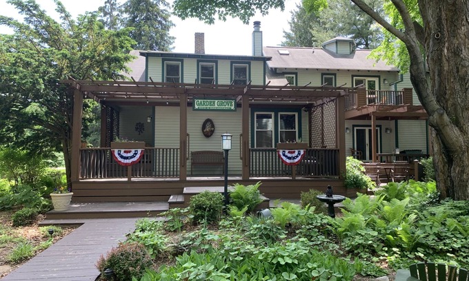 Union Pier Cama Y Desayuno | Garden Grove Bed and Breakfast
