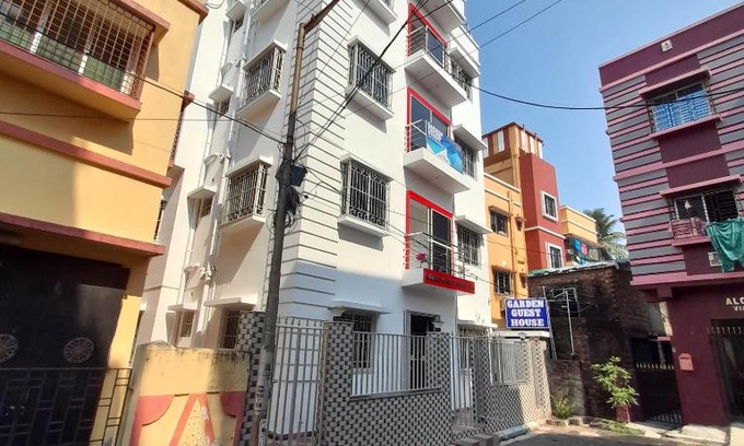 Kolkata Hotel | Garden Guest House 250m from VFS Global & Rene Tower , acropolis mall