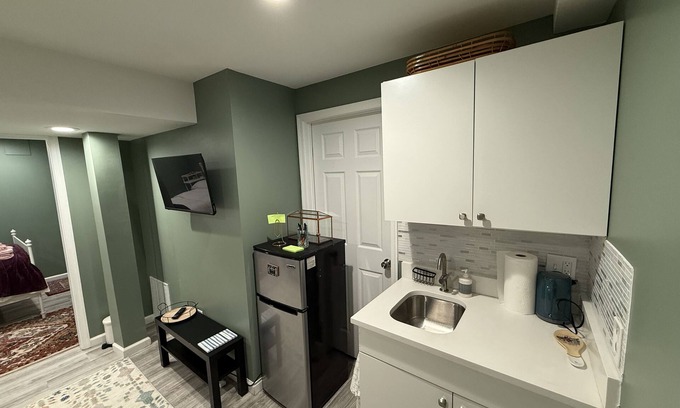Montclair Apartamento | Garden Hallow, Basement get away