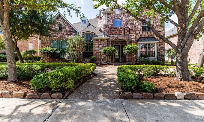 Plano Casa | Garden Laurel: 5-Bedroom Placid Getaway