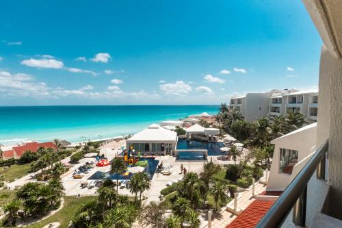 Zona Hotelera Apartamento | Garden level with partial ocean view hotel zone